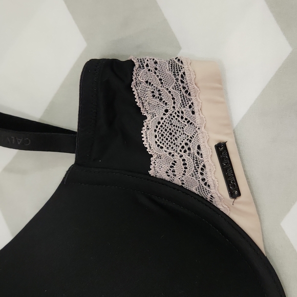 Calvin Klein Laced Push Up Bra - Size 34C - Picture 2 of 4